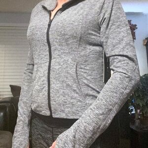 New YogaLicIous Ladies Flared Crop Jacket in Heather Gray